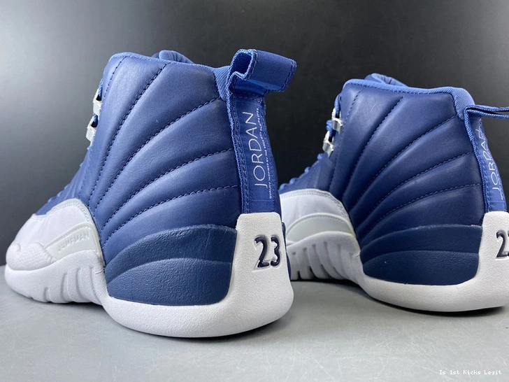 130690-404 12 Air Jordan 1015